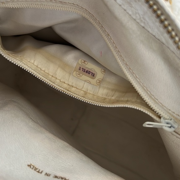 Vintage Chanel Bag - Picture 5 of 6